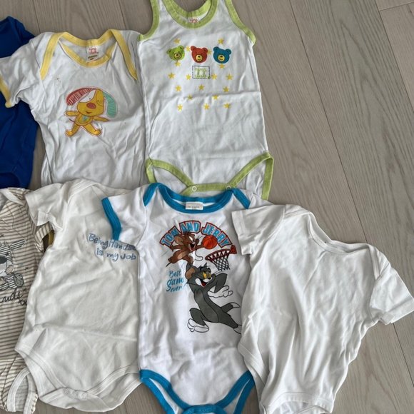 Set of 11 Boy's Bodysuits Playsuits 12-24 Months - Picture 3 of 5